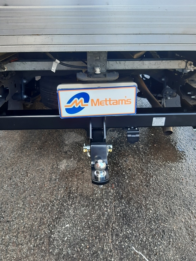 Toyota HiLux 2wd 4wd Cab Chassis Ute (No Step) 10-15 - On CLASS 4 TOWBAR