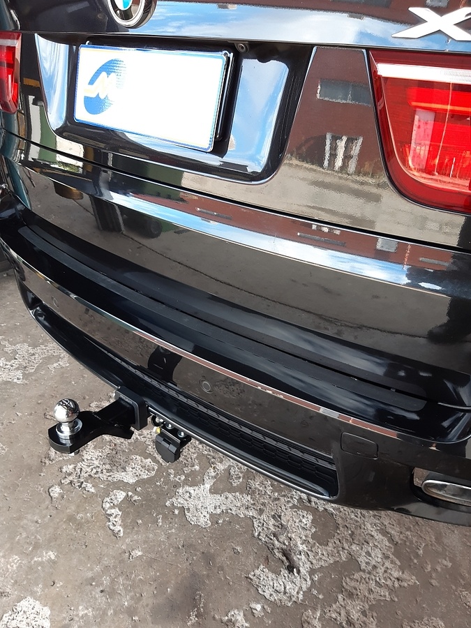 BMW X5 Series E70 SUV (Bumper cut on Executive model) 04-07 - 12-10 CLASS 4 TOWBAR