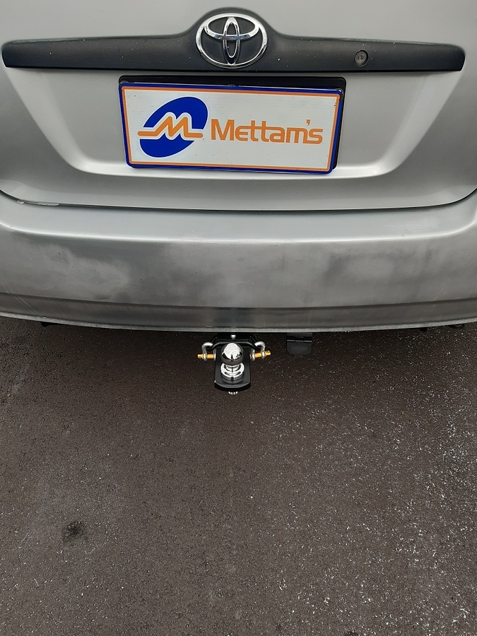 Toyota Corolla Sedan Wagon 12-01 - 04-07 CLASS 2 TOWBAR
